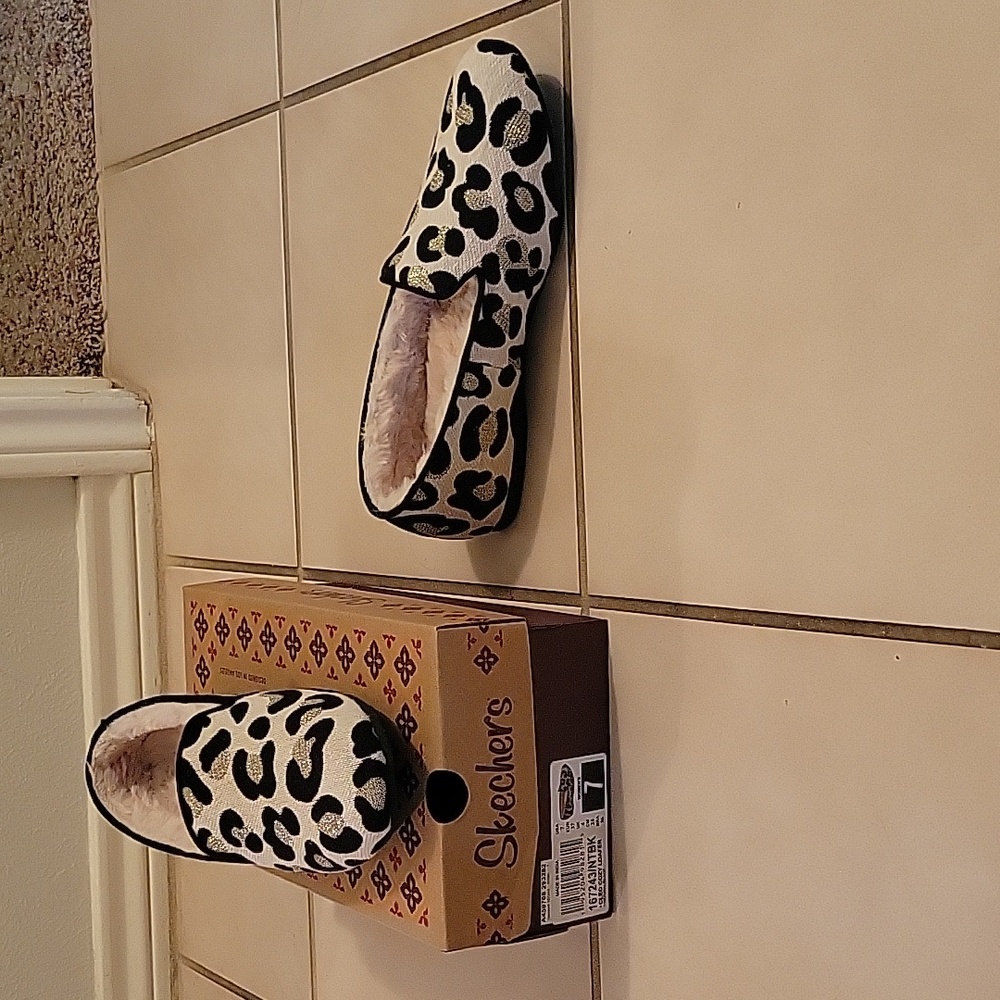 Skecher Cozy loafer size 7